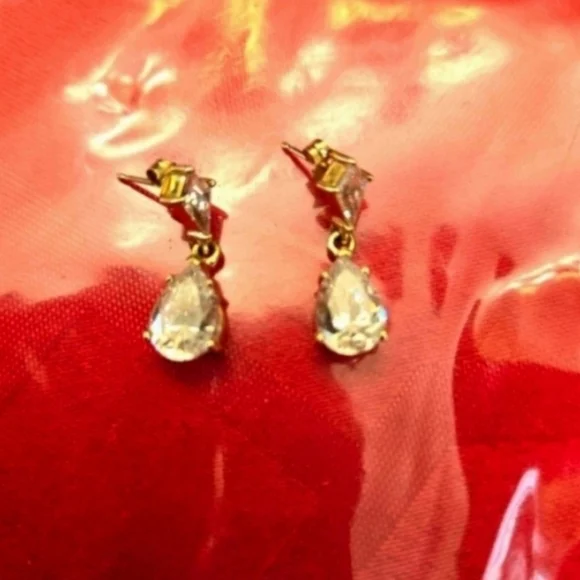 14kt Solid Yellow Gold Cubic Zirconia Hanging Earrings - Picture 3 of 10
